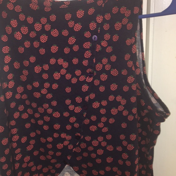 Dark blue w/strawberry pattern crop top - Picture 4 of 5